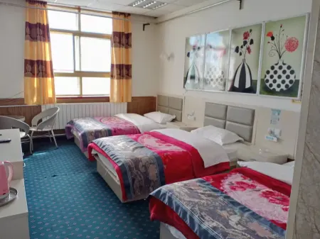 Cuoqin Leihao Business Hotel Отели в г. Цоцинь