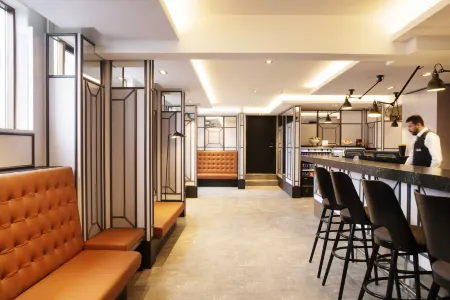 Fosshotel Baron Отели рядом с достопримечательностью «Плавающая дорога»