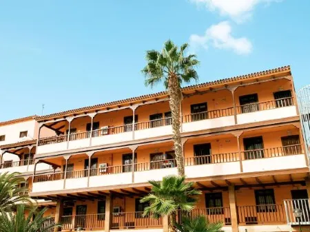 Coral Los Alisios Отели рядом с достопримечательностью «Aloe Park»