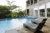 Oak Tree Emerald Hotel & Conventions Semarang Hotels in Gajahmungkur