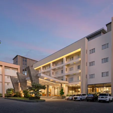 Pollos Hotel & Gallery Rembang