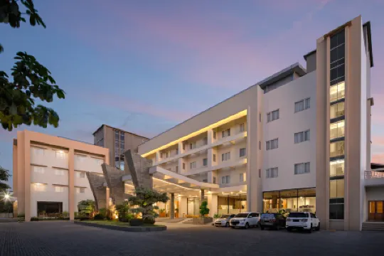 Pollos Hotel & Gallery Rembang