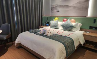 STARSHINE HOTEL (Yichang Shuiyuecheng Shopping Center)