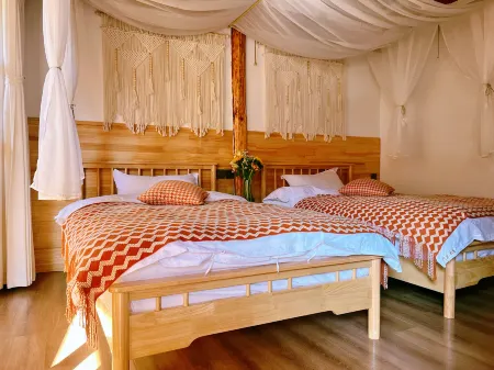 Chimuyoujie Homestay Отели в г. Юньлун