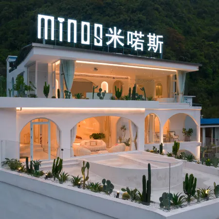 Yangshuo MINOS Hote/ Catton Castle Hotel (Yulong River Ten-Mile Gallery)