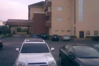 Princeville Hotels - parking