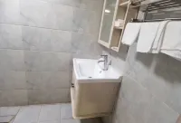 Urumqi Huaxi Hotel - Inns