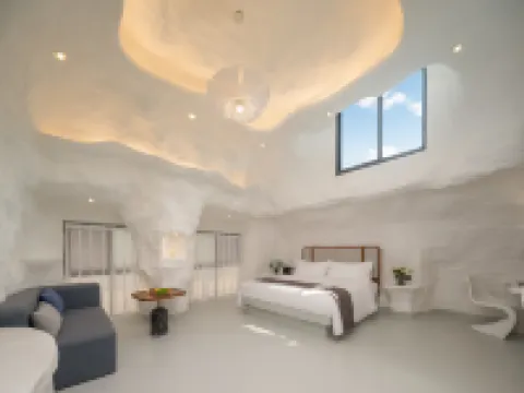 西雙版納芭釐島輕奢酒店（告莊西雙景星光夜市店）