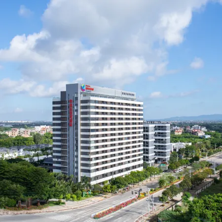 Ramada Encore By Wyndham Jiusuo Down Town