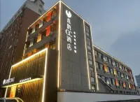 Magpie CC Hotel (Grand Century New World Spring City International Trade Square, Wen County)