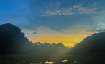 Puzhehei Mingsu · Mountain View Sunset Hotel (Puzhehei Scenic Area Qinglongshan Branch)