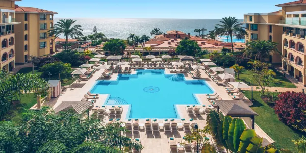 Топ-8 в категории «Семейный отдых» в г. Costa Adeje