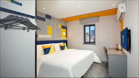 7 Days Hotel (Chengdu Yulin East Road Provincial Gymnasium Subway Station Branch) Отели рядом с достопримечательностью «Sichuan Indoor Stadium»