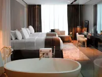 The Canvas Dubai - MGallery Hotel Collection Отели рядом с достопримечательностью «Рынок Мина-базар»