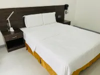 Guangdong Hotel-Near Mall of Asia, SMX & Manila World Trade Center