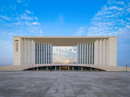 Lavande Hotel ·Zhao County Urban comprehensive Hall Отели рядом с достопримечательностью «Zhaozhou Bridge»