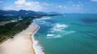 Wanning Riyuewan lives in Summer Seaview Surfing Apartment