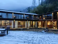 Hubei, Danjiangkou Mount Wudang Lingshan Jumeisu 남암궁 주변 호텔