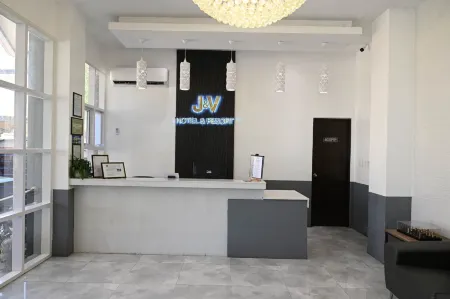 J&V Hotel and Resort Отели рядом с достопримечательностью «Vmn resort»