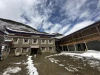 Deji Kangsang Homestay Hotels near Shangmujucun