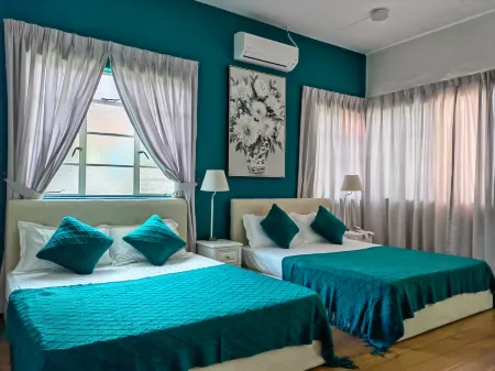 FA House by the Beach Отели рядом с достопримечательностью «Blue Whale Cruise Sdn. Bhd. - Penang»