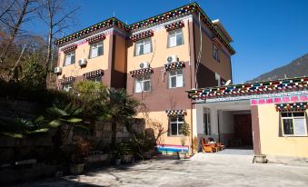 Qianxi Self-Drive Hotel (Bingzhongluo)