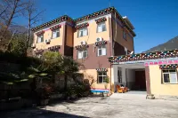 千禧自駕飯店（丙中洛店） 怒江第一灣附近的飯店