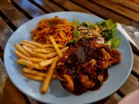 V Space CAPSULE CAFE MELAKA - Pensions