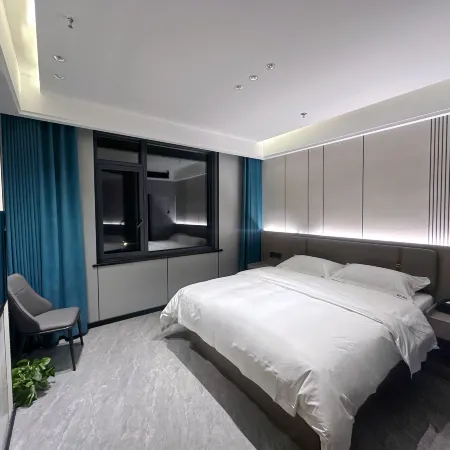 Violet Hotel