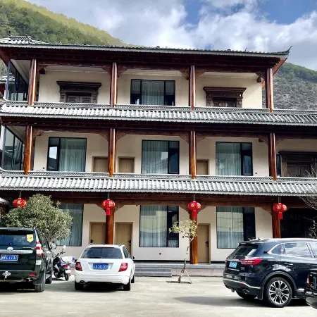 Weixi Gadan Fanyin Homestay (Tacheng Cultural Square Store)