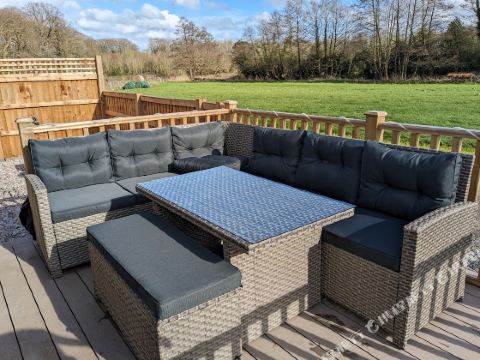 Woods Meadow Glamping - Slower Days, Relaxing Stay - Family & Pet Friendly Lodges - Woodland Escape