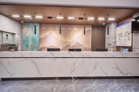 RuJia Pebble Hotel (Delingha Lianhu Road Bayin River) Отели рядом с достопримечательностью «Qinghai Chaidamu Vocational and Technical College»