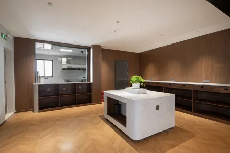 Zhuzhou Jincheng Hotel (Shennong City Yan Di Square Branch) Отели рядом с достопримечательностью «Shifeng Park»