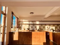 Wayne Shiangoo Hotels in Tekes