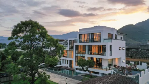 The Artistic Realm of Chenlu Space