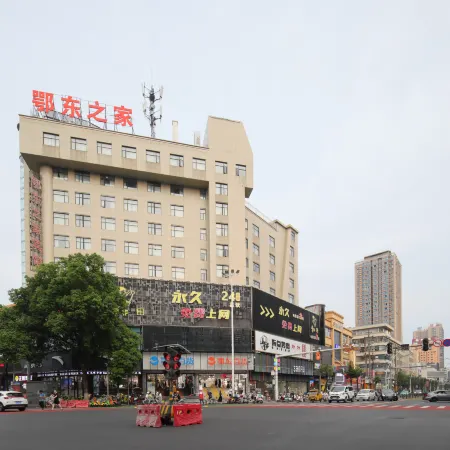 Hailan Yuntian Holiday Collection Hotel (Ezhou Nanpu International Plaza Branch)