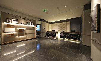 Xuchang Fat Donglai Times Square Cao Wei Ancient City Atour Hotel