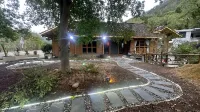 Baopan Lanhu Post House