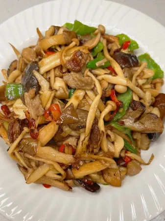 Jingkun Homestay Отели в г. Баликунь