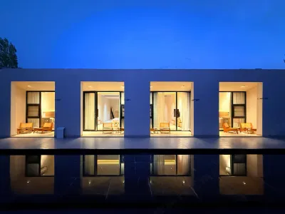 WanAn Inn Hotels in Mingsha Mountain and Crescent Moon Spring