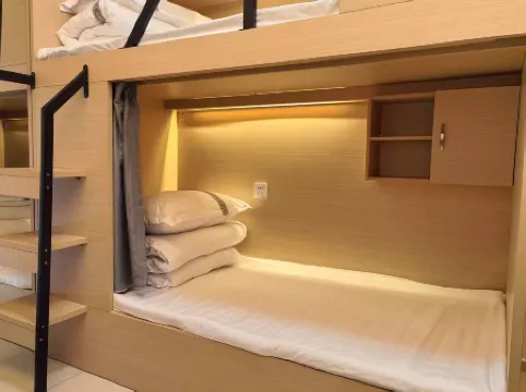 Dream Pursuit of Pure Girls' Youth Hostel (Vanke Golden Field Store)