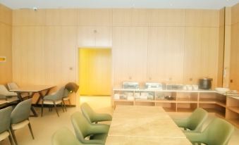 Super 8 Hotel(G216 Store, Gaize County, Ngari Prefecture)