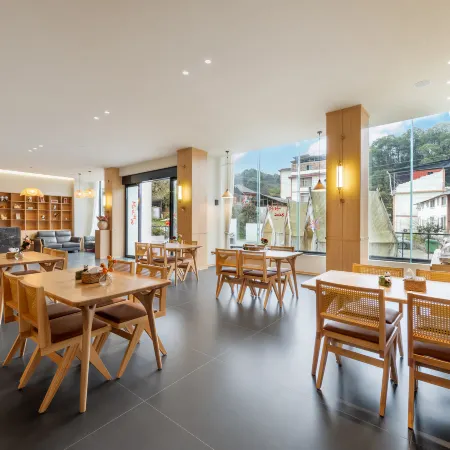 Bifengxia Jinshange Panda Homestay