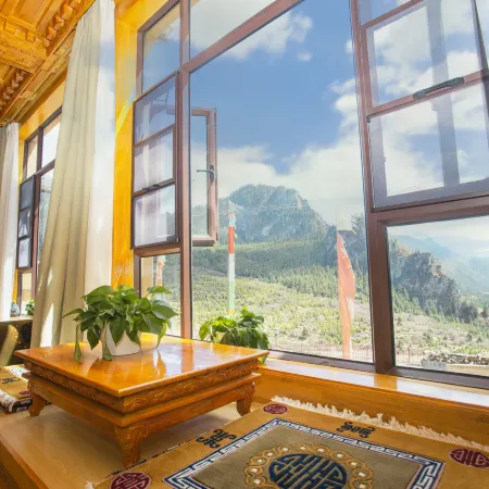 Diebu Zhagana Scenic Tibeta n Pavilion Homestay