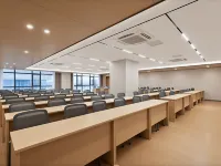 伊寧繽疆半島國際飯店（伊犁河風景區·伊寧機場店） 伊寧市住宿飯店