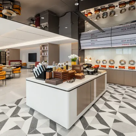 Borrman Hotel (Nanning Zhongshan Road Food Street Chaoyang Square Subway Station)
