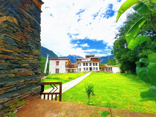 Danba Gehai Courtyard Homestay (Zhonglu Tibetan Village) - Airport Shuttle