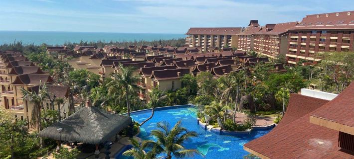 โรงแรมรีสอร์ทโฮมแลนด์ อ่าวชี่จื่อ โรงแรมในฉางเจียง