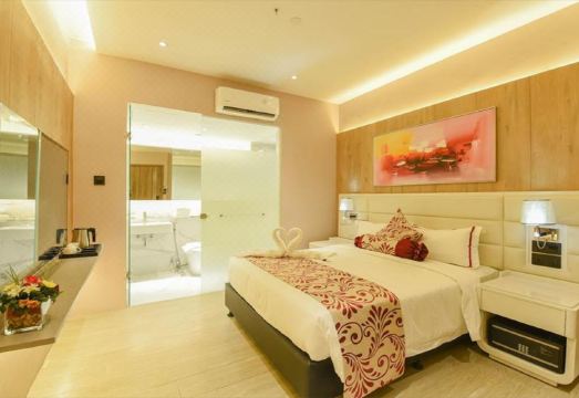 레드 호텔 큐바오