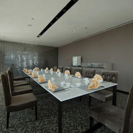 Grand Alora Hotel